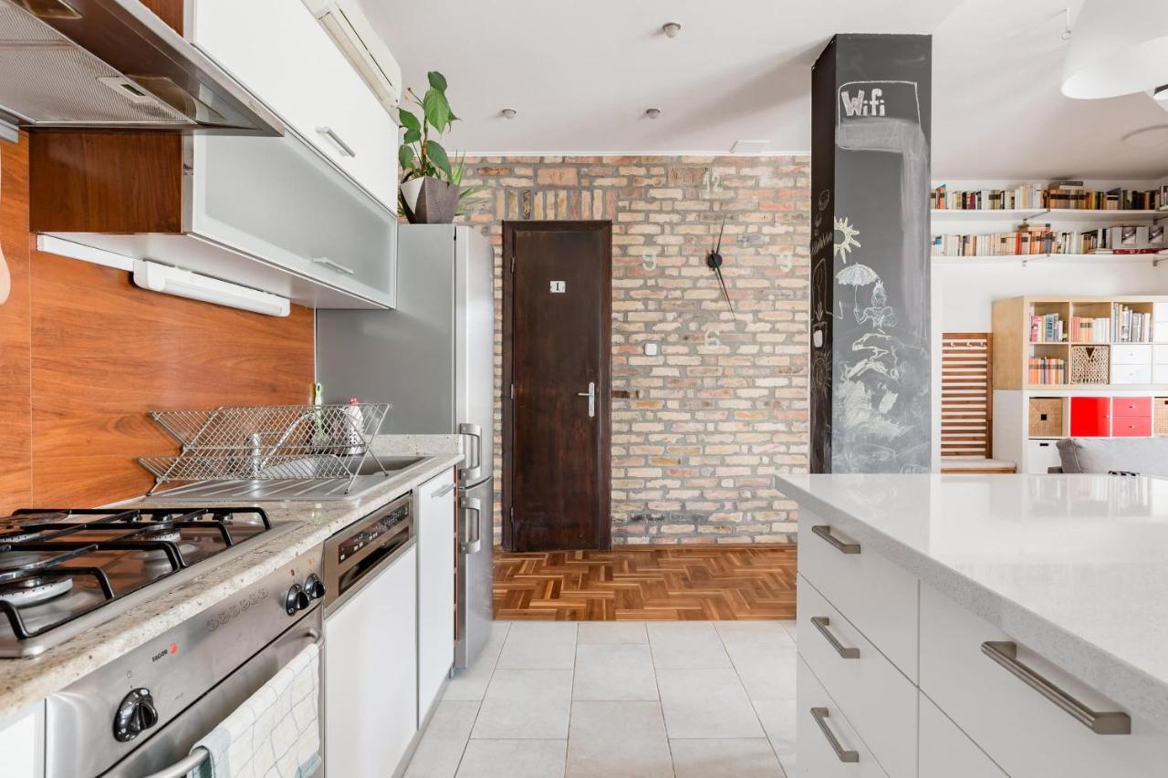 Relax Into Loft Living At A Light-Filled City Escape Budapest Kültér fotó