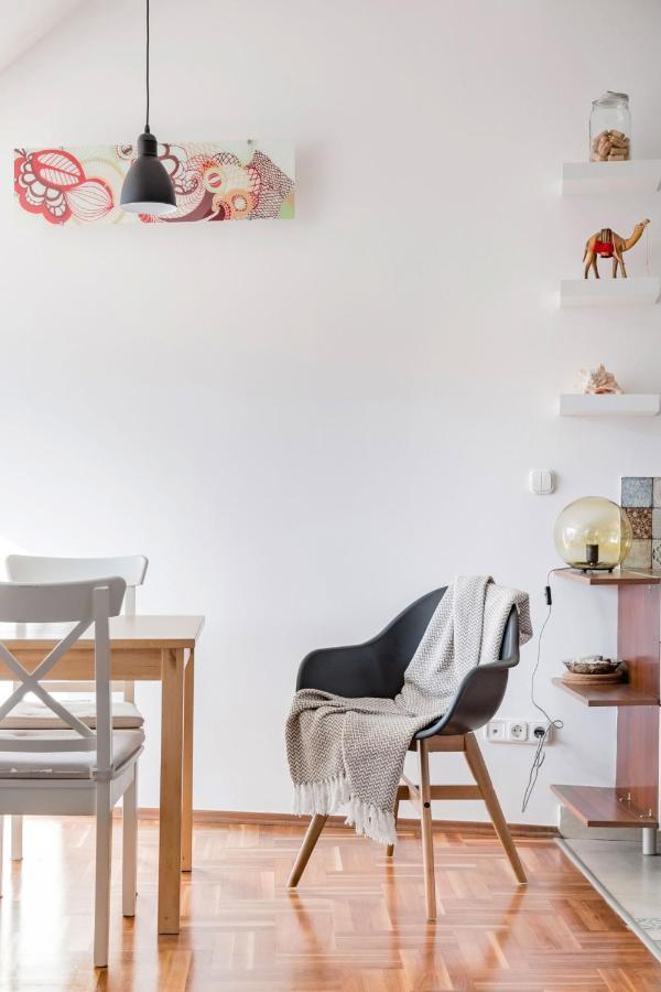 Relax Into Loft Living At A Light-Filled City Escape Budapest Kültér fotó
