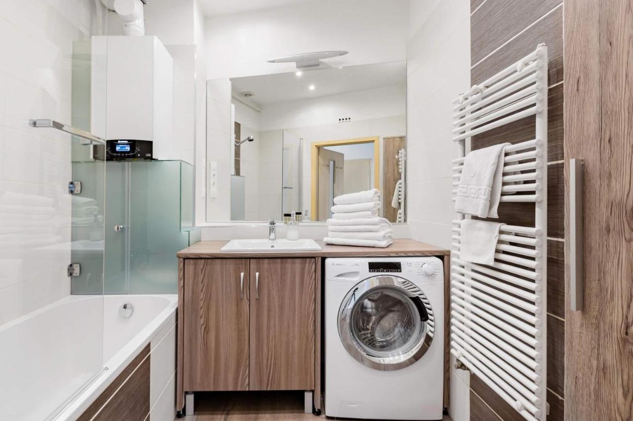 Relax Into Loft Living At A Light-Filled City Escape Budapest Kültér fotó